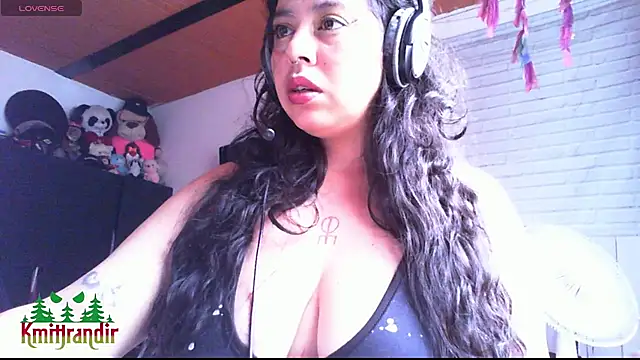 Snapshot of kmithrandir_ chatting on January 25, 9:25 pm kmithrandir online show from January 25, 9:25 pm