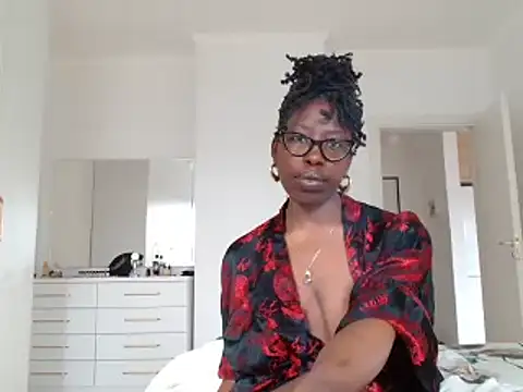 MadamIndigo online show from March 3, 7:58 am