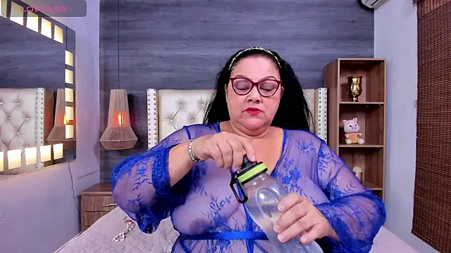 Snapshot of mommy_cute chatting on March 12, 9:21 pm mommy cute online show from March 12, 9:21 pm