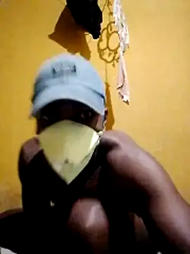 Snapshot of LULE37587001 chatting on December 2, 7:31 pm LULE37587001 online show from December 2, 7:31 pm