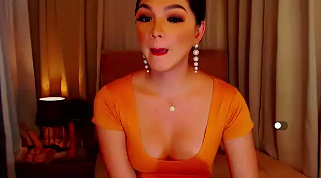 Snapshot of mistressseductionleah chatting on December 20, 6:08 am mistressseductionleah online show from December 20, 6:08 am