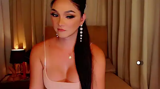 Snapshot of mistressseductionleah chatting on January 15, 4:11 pm mistressseductionleah online show from January 15, 4:11 pm