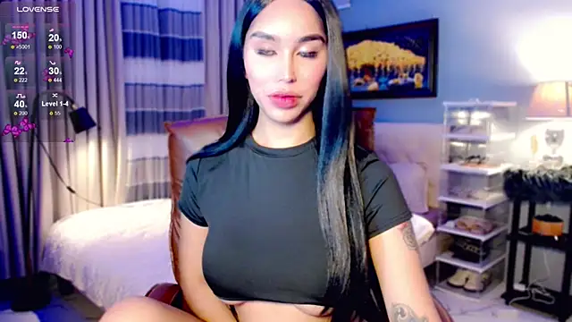 Snapshot of Hail_Ur_QueenJasmine chatting on December 25, 3:18 am Hail Ur QueenJasmine online show from December 25, 3:18 am