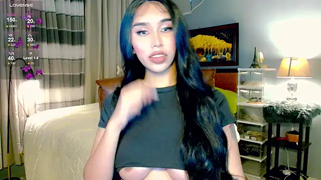 Snapshot of Hail_Ur_QueenJasmine chatting on January 9, 2:22 am Hail Ur QueenJasmine online show from January 9, 2:22 am