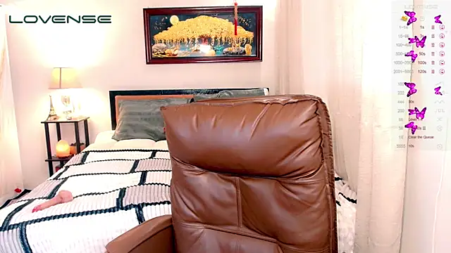 Snapshot of Hail_Ur_QueenJasmine chatting on February 27, 5:56 am Hail Ur QueenJasmine online show from February 27, 5:56 am
