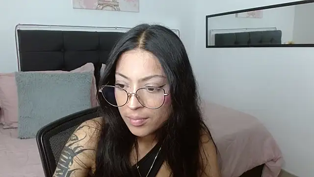 Snapshot of vaness_weet chatting on March 20, 10:14 pm vaness weet online show from March 20, 10:14 pm