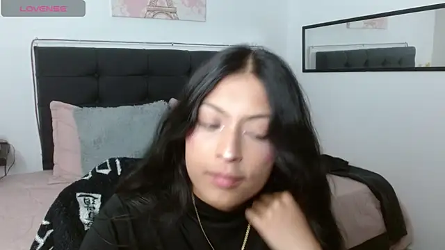 Snapshot of vaness_weet chatting on April 3, 8:40 pm vaness weet online show from April 3, 8:40 pm
