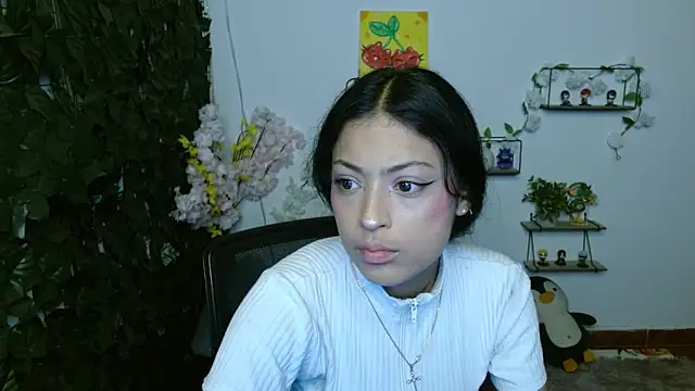 Snapshot of vaness_weet chatting on April 16, 7:58 pm vaness weet online show from April 16, 7:58 pm
