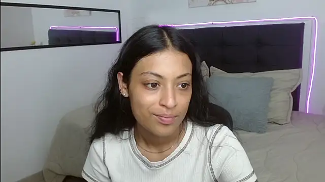Snapshot of vaness_weet chatting on April 18, 6:56 pm vaness weet online show from April 18, 6:56 pm