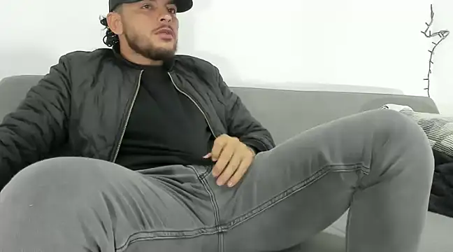 tuyo1995 online show from February 8, 2:58 am