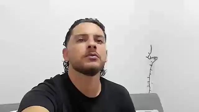 tuyo1995 online show from February 20, 9:53 pm