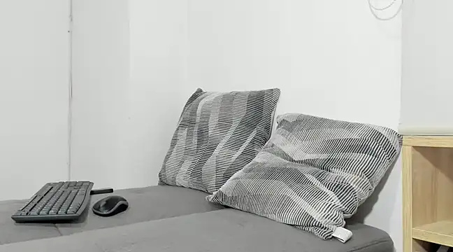 tuyo1995 online show from March 4, 12:50 am