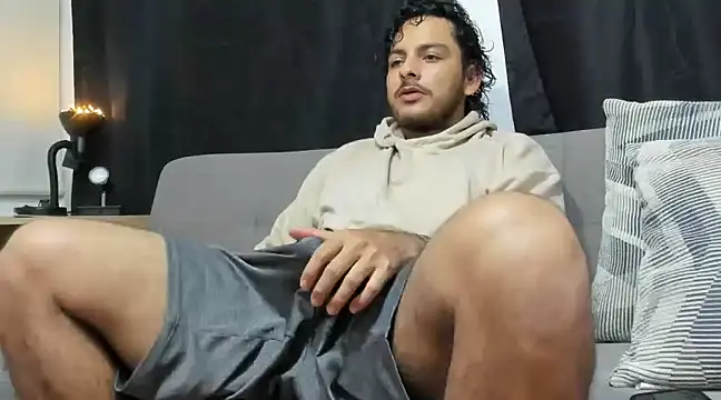 tuyo1995 online show from March 19, 4:57 am