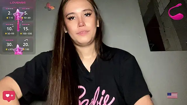 Snapshot of MeganTheRarest chatting on June 23, 4:54 am MeganTheRarest online show from June 23, 4:54 am