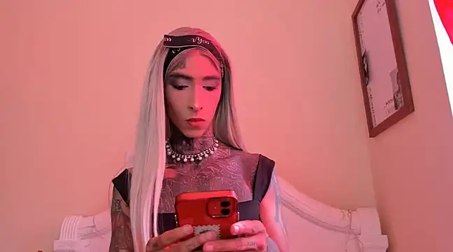 drippyorlovee online show from January 17, 2:18 pm