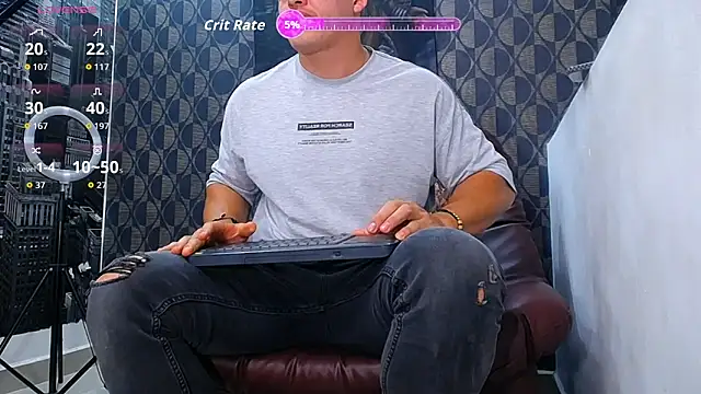 Snapshot of Leonsmoron chatting on February 17, 11:33 pm Leonsmoron online show from February 17, 11:33 pm