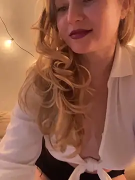 Lady  Maria online show from February 22, 7:25 pm