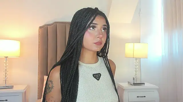 Emma Torres   online show from March 31, 12:05 pm