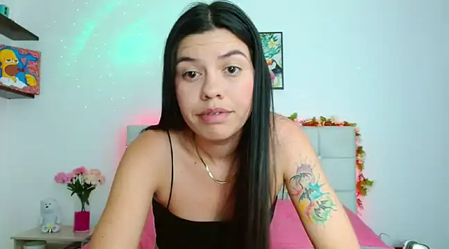 Snapshot of Layla_Rachel chatting on December 11, 2:09 am Layla Rachel online show from December 11, 2:09 am