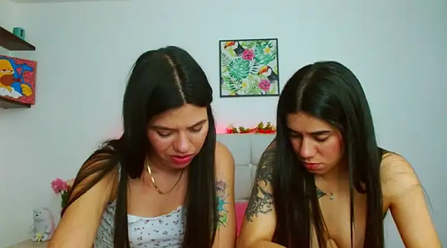 Snapshot of Layla_Rachel chatting on December 24, 9:55 pm Layla Rachel online show from December 24, 9:55 pm