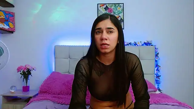 Snapshot of Layla_Rachel chatting on January 12, 5:45 am Layla Rachel online show from January 12, 5:45 am