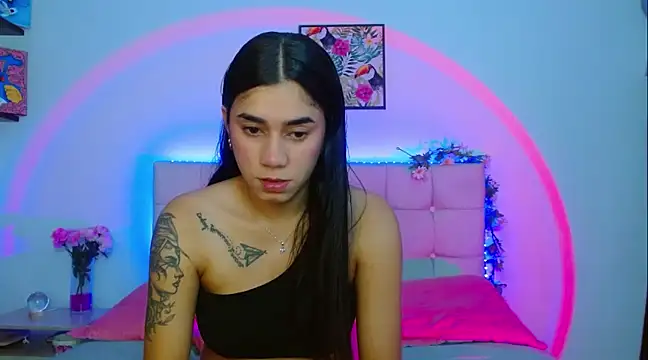 Snapshot of Layla_Rachel chatting on March 12, 2:41 am Layla Rachel online show from March 12, 2:41 am