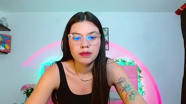 Snapshot of Layla_Rachel chatting on September 11, 1:28 am Layla Rachel online show from September 11, 1:28 am