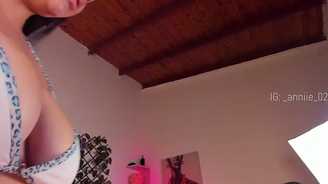 annie barozzi online show from January 8, 4:33 pm