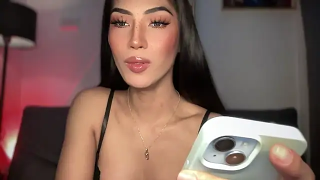 Bella Gordon online show from November 30, 5:00 am