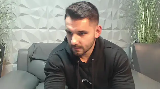 Snapshot of Antoniodiamond chatting on December 18, 8:03 pm Antoniodiamond online show from December 18, 8:03 pm