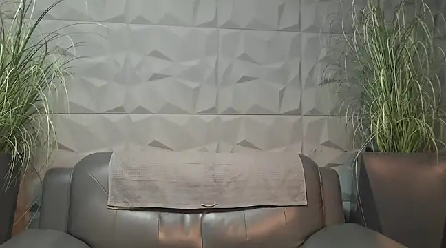 Snapshot of Antoniodiamond chatting on December 30, 9:08 pm Antoniodiamond online show from December 30, 9:08 pm