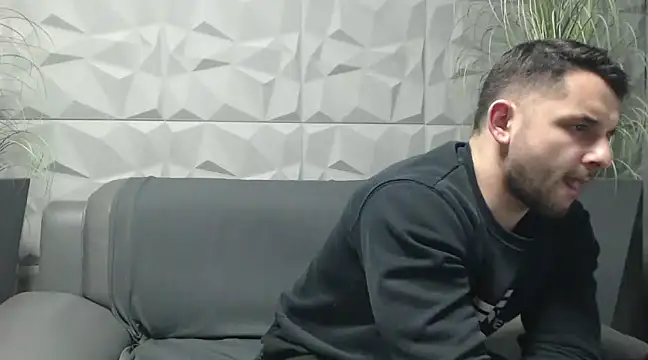 Snapshot of Antoniodiamond chatting on January 8, 8:07 pm Antoniodiamond online show from January 8, 8:07 pm