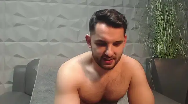 Snapshot of Antoniodiamond chatting on February 3, 12:15 am Antoniodiamond online show from February 3, 12:15 am