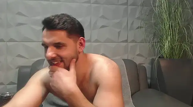 Snapshot of Antoniodiamond chatting on February 10, 1:14 am Antoniodiamond online show from February 10, 1:14 am