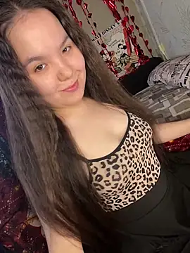 Snapshot of Var_Kiss chatting on April 12, 5:45 am Var Kiss online show from April 12, 5:45 am