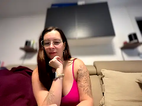 Amai Live online show from November 14, 8:24 am