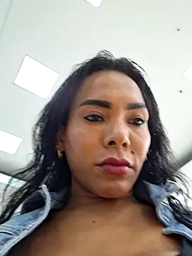 Snapshot of Doll_Loren chatting on October 28, 2:42 pm Doll Loren online show from October 28, 2:42 pm