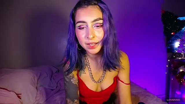 Snapshot of Cinamoonn chatting on December 21, 8:32 pm Cinamoonn online show from December 21, 8:32 pm