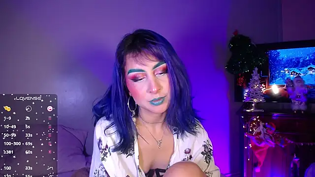 Snapshot of Cinamoonn chatting on December 27, 9:00 pm Cinamoonn online show from December 27, 9:00 pm