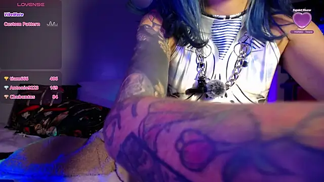 Snapshot of Cinamoonn chatting on January 26, 11:39 pm Cinamoonn online show from January 26, 11:39 pm