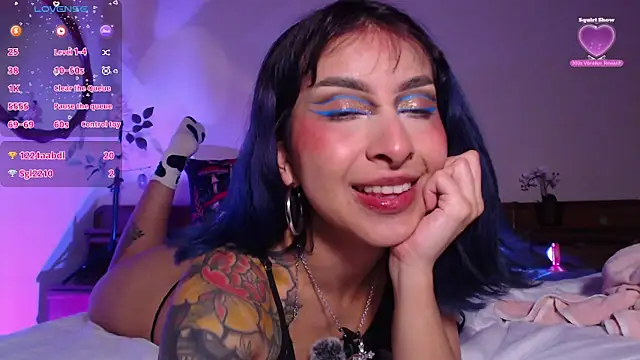 Snapshot of Cinamoonn chatting on March 22, 2:16 am Cinamoonn online show from March 22, 2:16 am