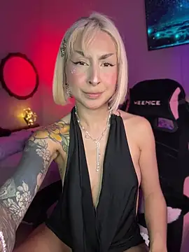 Cinamoonn online show from May 12, 8:50 pm