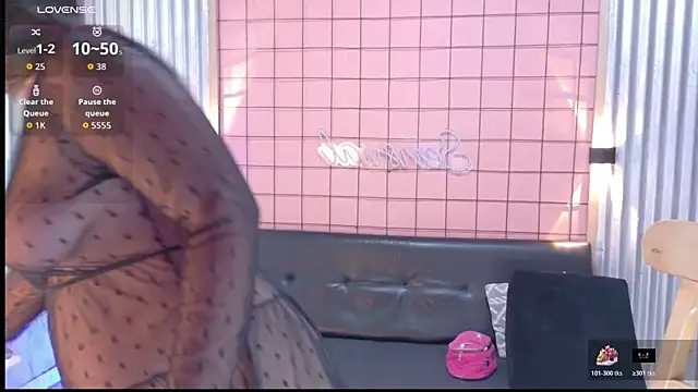 Snapshot of mensia_hernandz chatting on October 18, 1:34 pm mensia hernandz online show from October 18, 1:34 pm