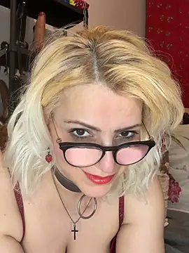 Maria Texas online show from April 2, 8:06 pm