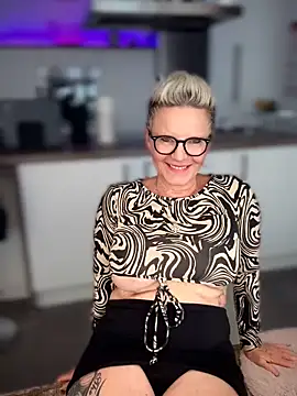 Snapshot of German_Milf chatting on October 7, 1:30 pm German Milf online show from October 7, 1:30 pm