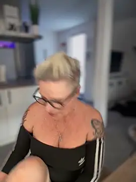 Snapshot of German_Milf chatting on October 14, 1:23 pm German Milf online show from October 14, 1:23 pm