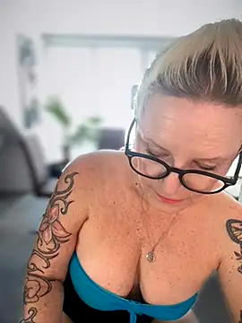 Snapshot of German_Milf chatting on October 15, 1:00 pm German Milf online show from October 15, 1:00 pm