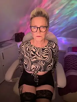 Snapshot of German_Milf chatting on October 23, 1:43 pm German Milf online show from October 23, 1:43 pm