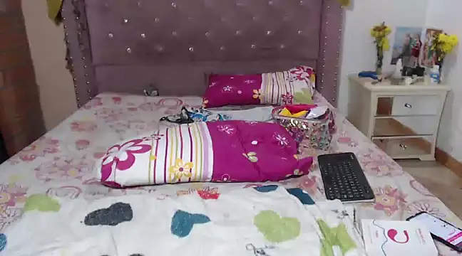 isabelle adj online show from February 14, 8:10 am