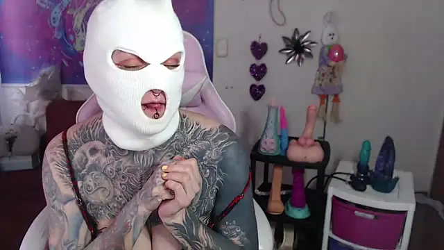 SLOPPYTITSS online show from March 22, 12:25 pm